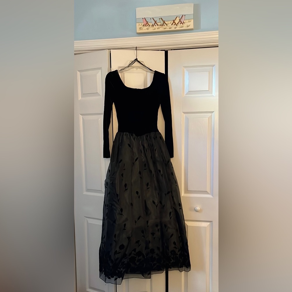 Scott McClintock gown.